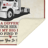 To_My_Amazing_Mom_Blanket_-_Day_Cab_Pete_V_Blanket_Sherpa_Mockup.png_15535342